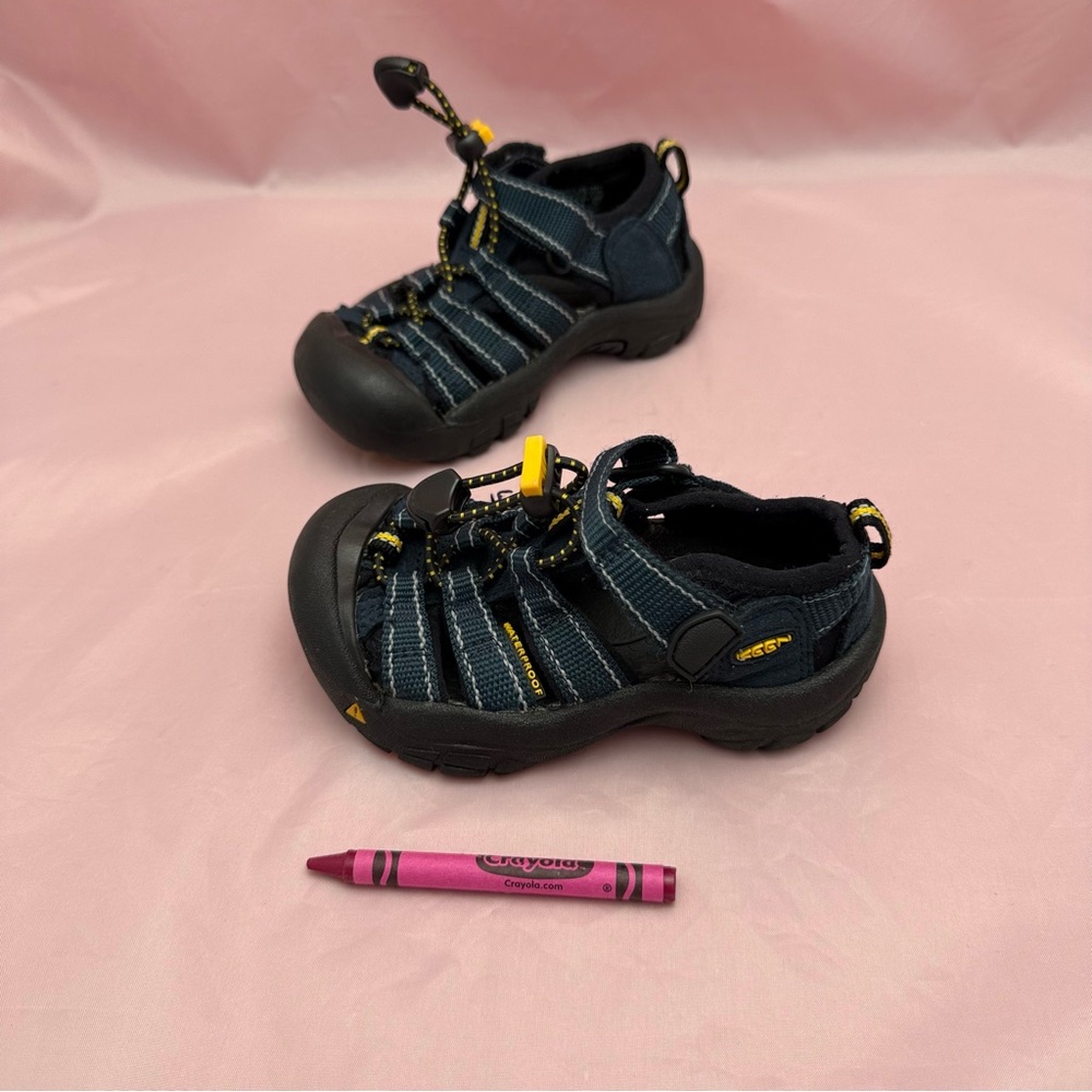 π Lot of 2 KEEN Toddler 8 Sandals Green & Navy Closed Toe Outdoor Water Shoes - Picture 11 of 16
